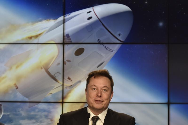 Musk's SpaceX pegs initial Starlink internet price at $99 per month - email 