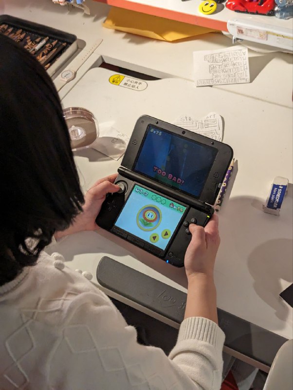 Mar10 day女儿玩Mario