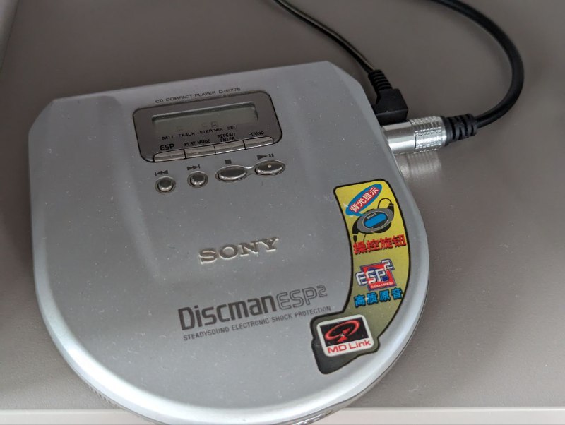 我的CD播放器已经超过20岁了，液晶无显示，从图书馆借的CD大部分都读不出来