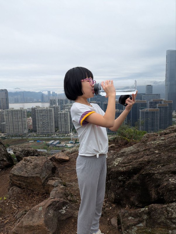时间太快，上次带女儿爬这个山已经五年啦时间太快，上次带女儿爬这个山已经五年啦