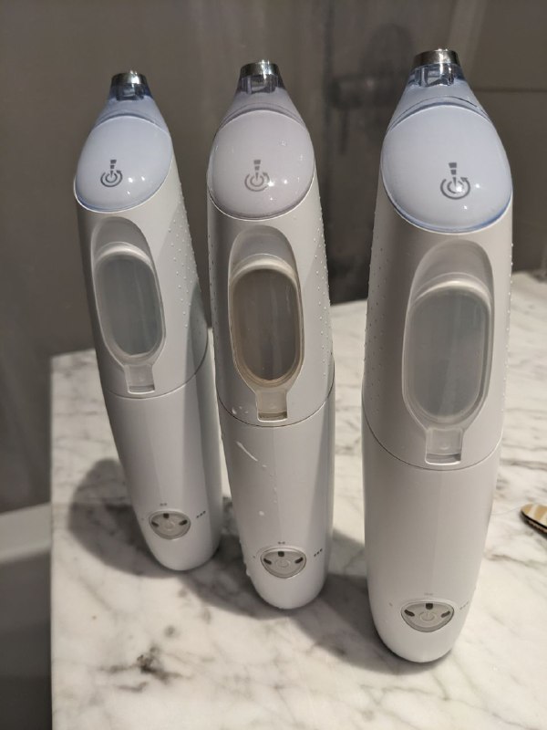 辣鸡Philips，连续寄了三个给我都是坏的，还是得自己换电池把它们修好